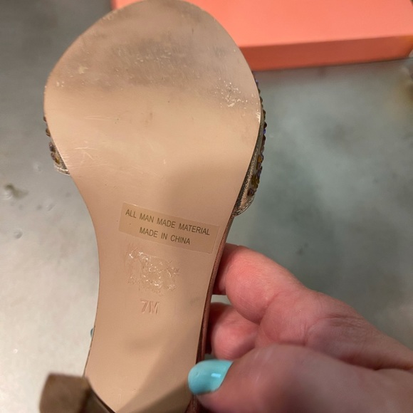 Touch Ups by Benjamin Walk 7M Heels Champagne - Picture 5 of 7